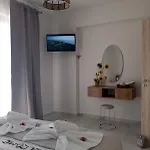 Three Charites Apartment Gialova