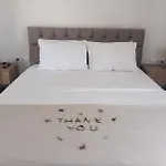 Three Charites Apartment *