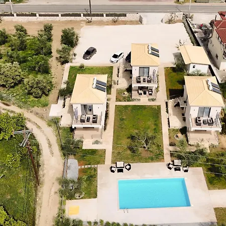 Three Charites Apartament *