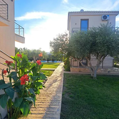 Three Charites Apartament Gialova