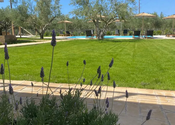 Three Charites Appartement Gialova